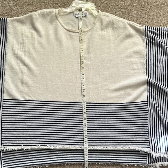 Vineyard Vines Striped Wool Poncho Top Fringe Detail Navy Cream Women’s XS/S - Picture 5 of 6